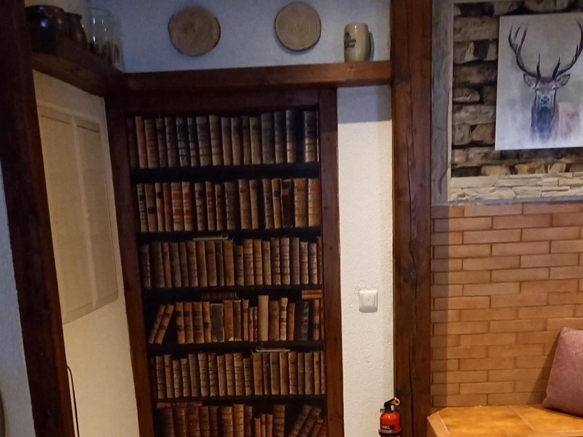Monteur- Und Ferienwohnung Waldrauschen Fehrenbach Bagian luar foto