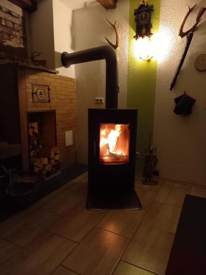 Monteur- Und Ferienwohnung Waldrauschen Fehrenbach Bagian luar foto