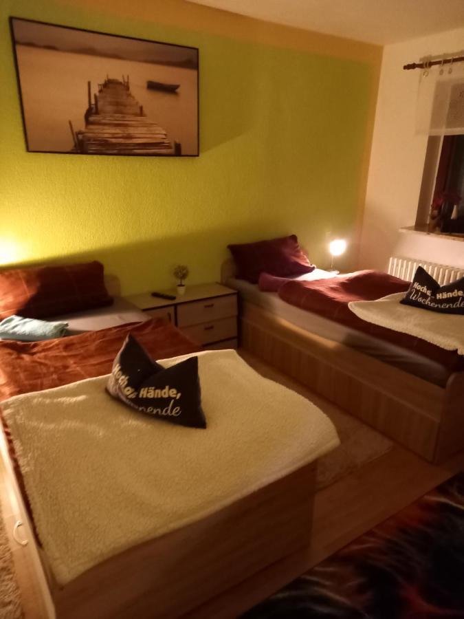 Monteur- Und Ferienwohnung Waldrauschen Fehrenbach Bagian luar foto