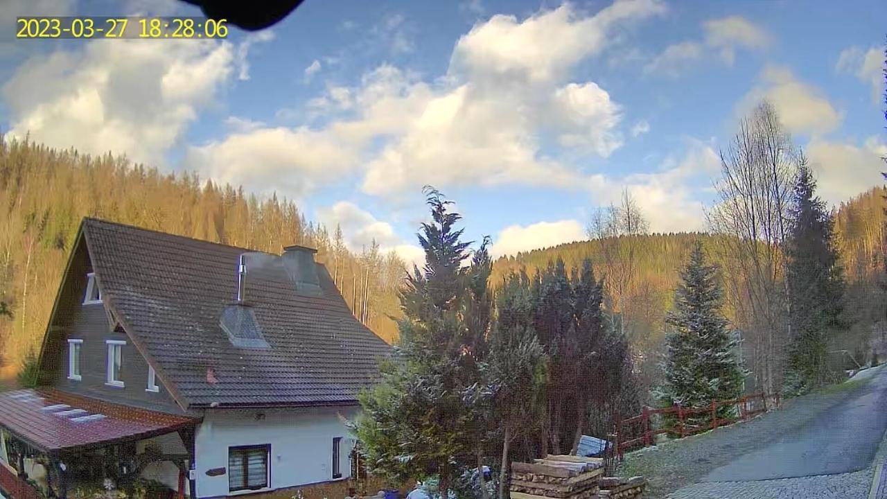 Monteur- Und Ferienwohnung Waldrauschen Fehrenbach Bagian luar foto