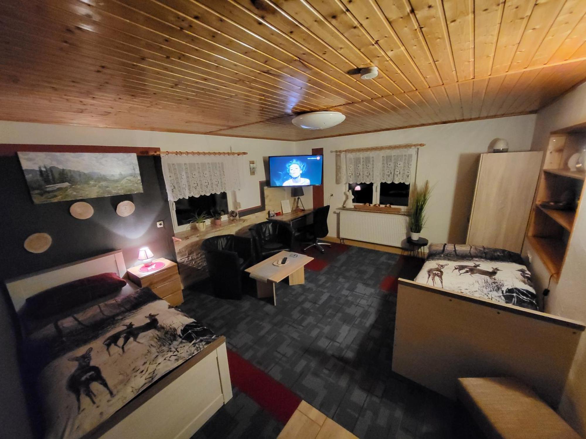 Monteur- Und Ferienwohnung Waldrauschen Fehrenbach Bagian luar foto