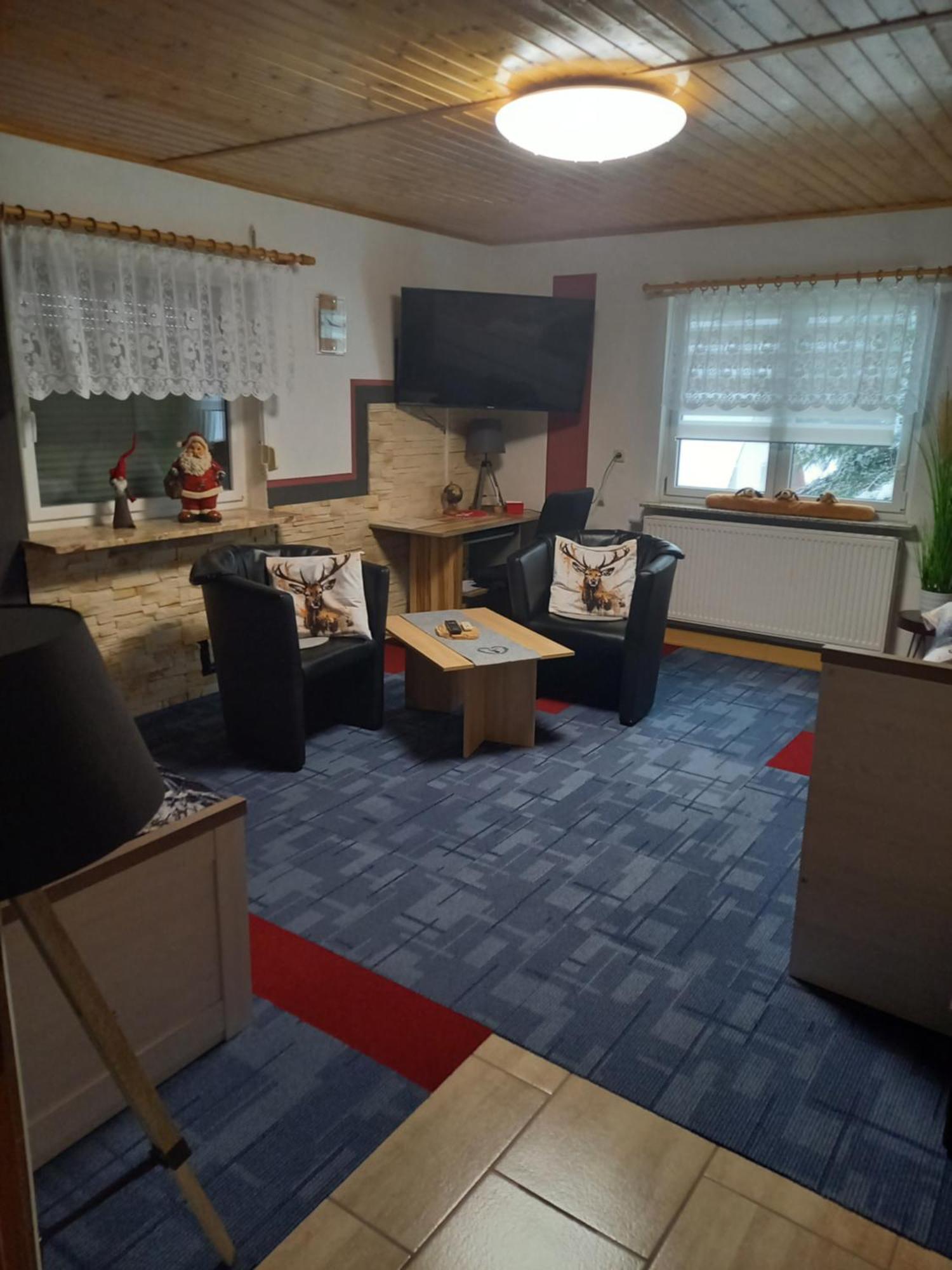 Monteur- Und Ferienwohnung Waldrauschen Fehrenbach Bagian luar foto