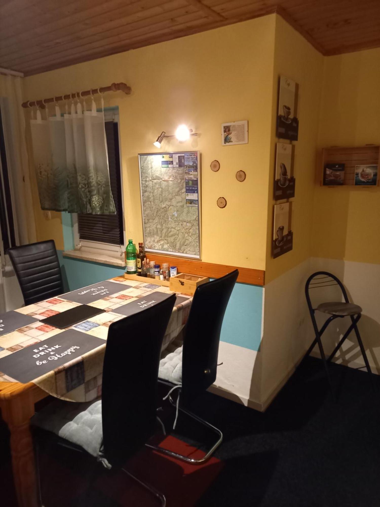 Monteur- Und Ferienwohnung Waldrauschen Fehrenbach Bagian luar foto