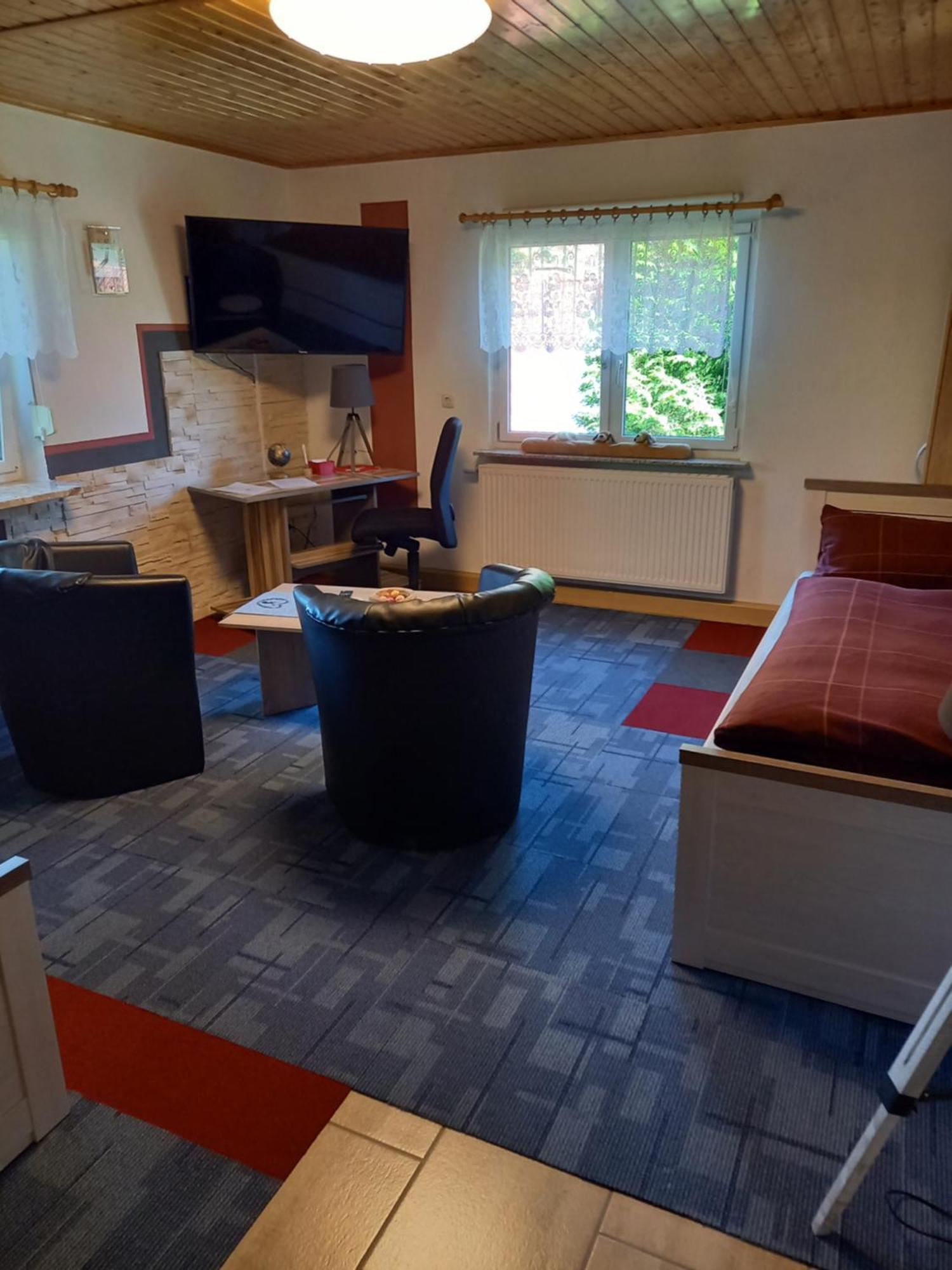Monteur- Und Ferienwohnung Waldrauschen Fehrenbach Bagian luar foto