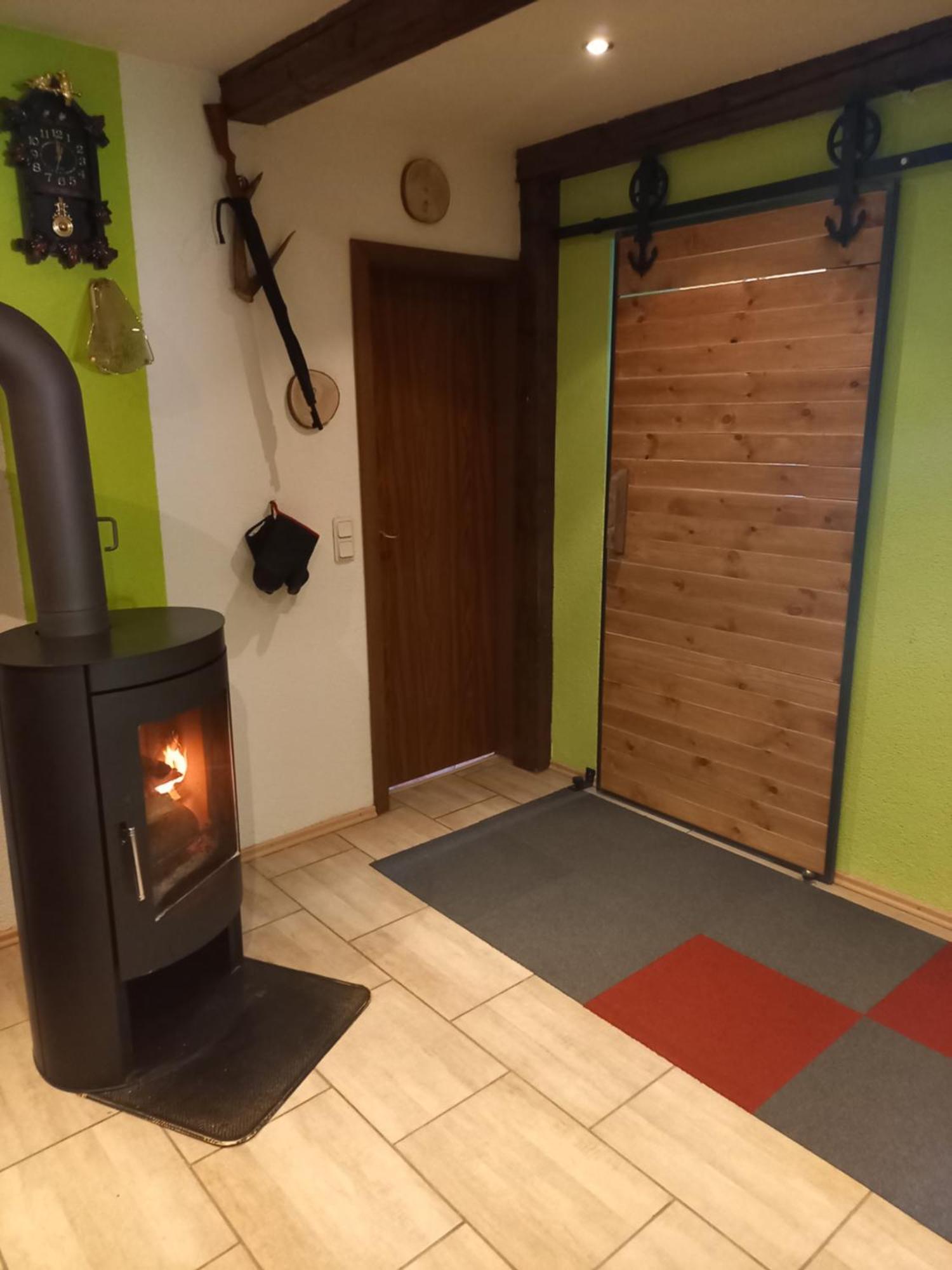 Monteur- Und Ferienwohnung Waldrauschen Fehrenbach Ruang foto